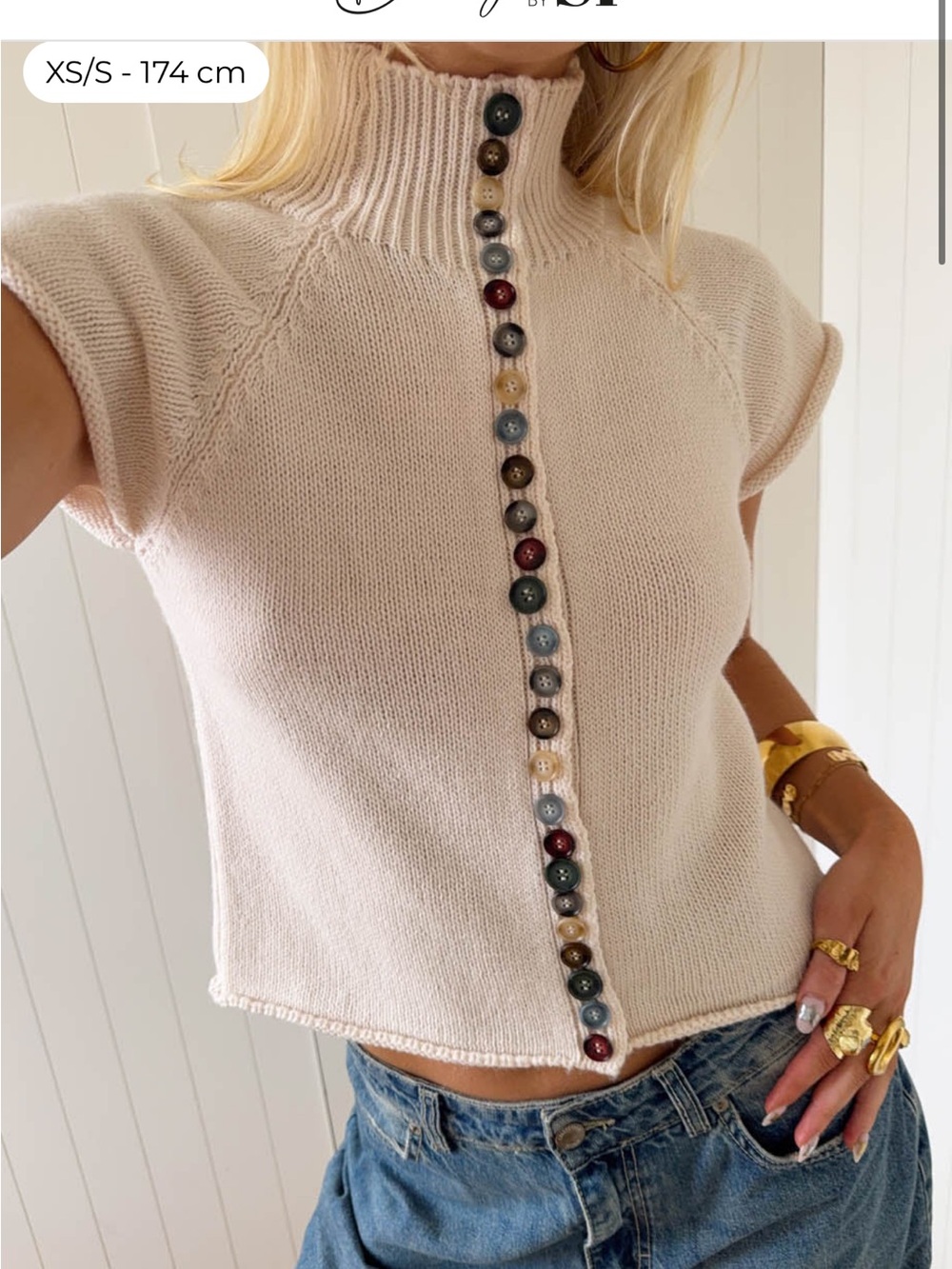 SCANDIVV SHORT SLEEVED KNIT WITH BUTTONS – BEIGE/OFF-WHITE